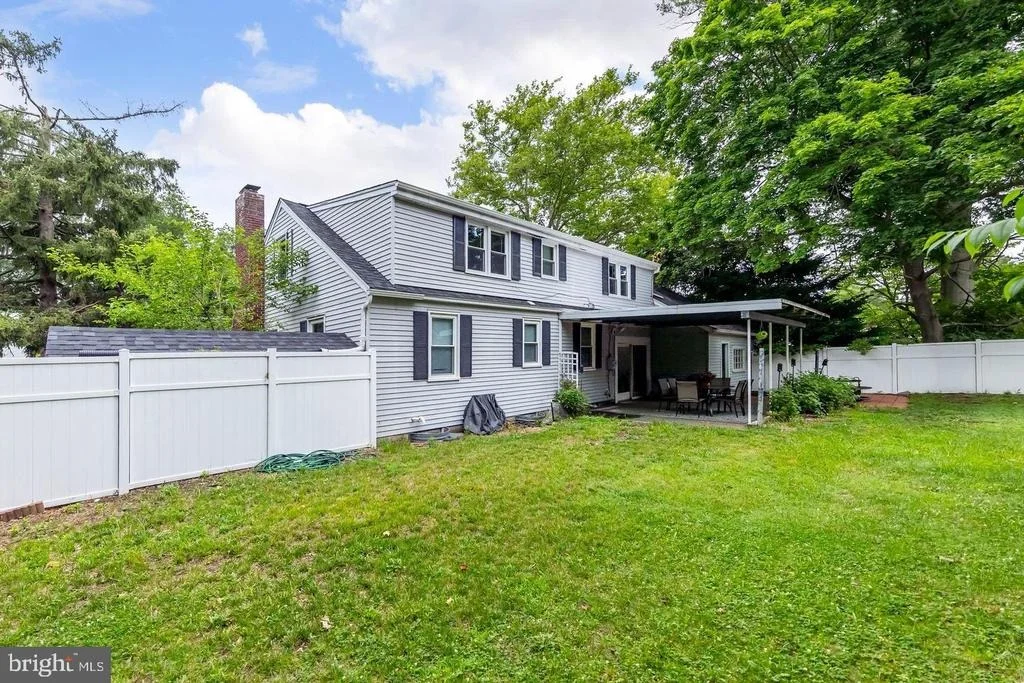 Photo of 415 LAKE AVENUE