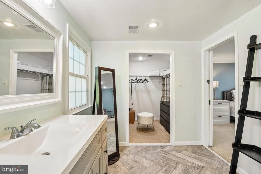Photo of 8715 CRESTMONT LANE
