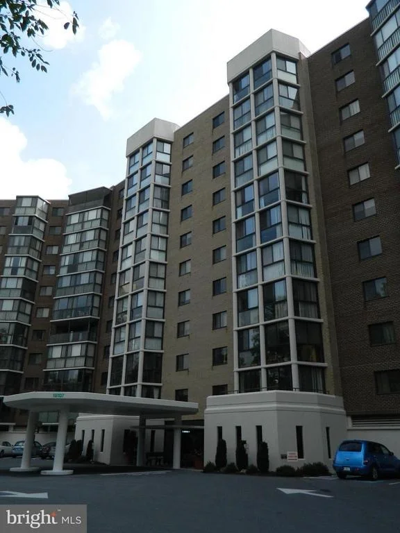 Photo of Unit 2107 at 15107 INTERLACHEN DRIVE