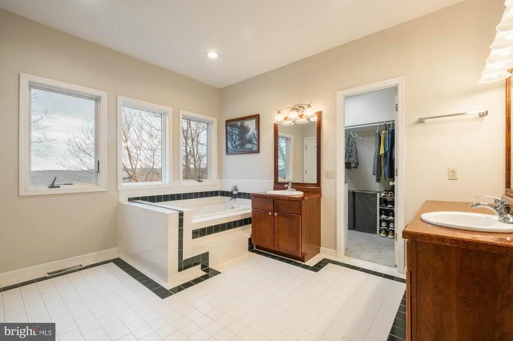 Photo of 790 SUNSET RIDGE DRIVE