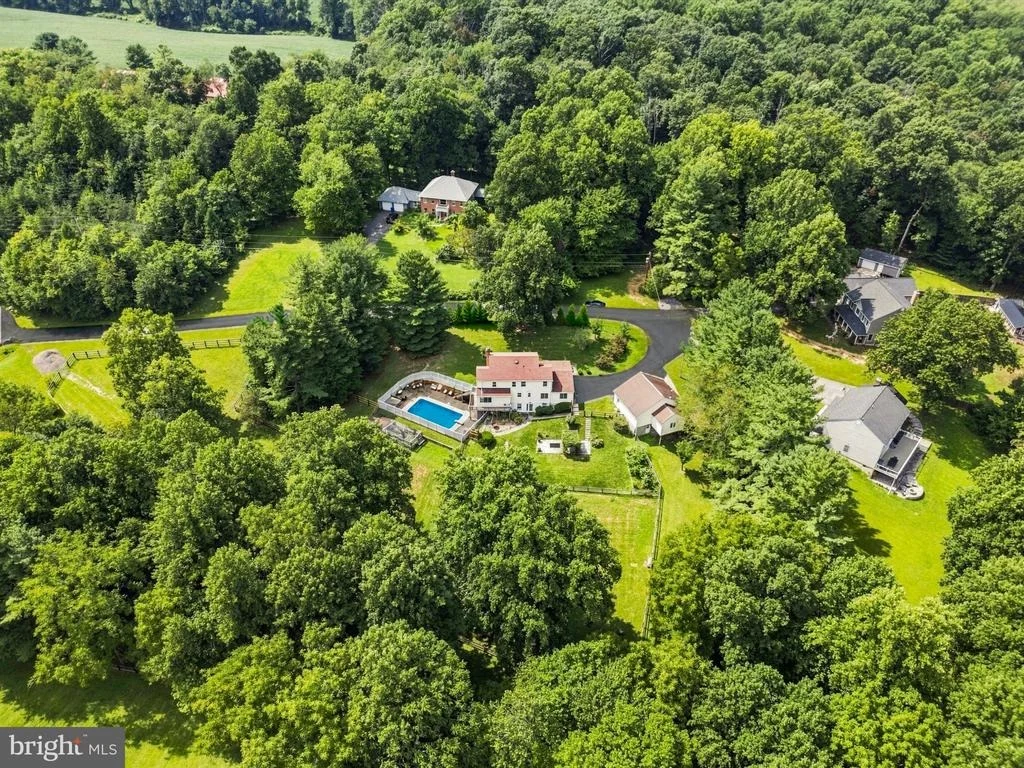 Photo of 26135 VIEWLAND DRIVE