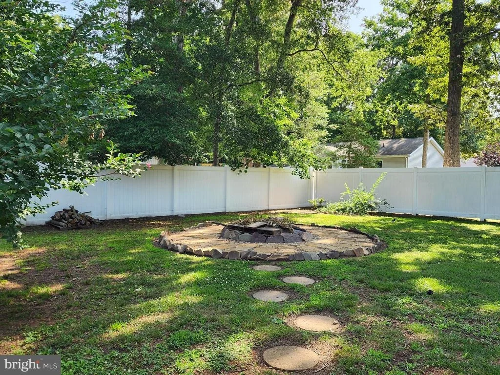 Photo of 19605 DOE DRIVE