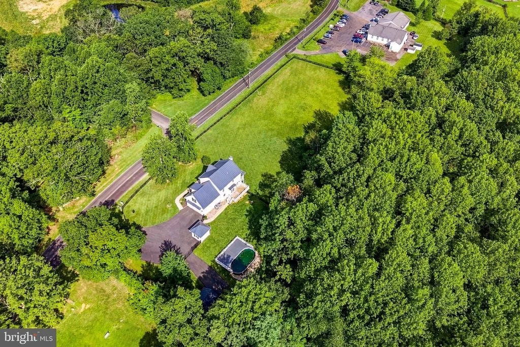 Photo of 7135 LEEDS MANOR ROAD