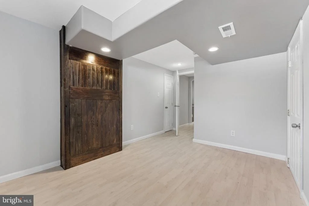 Photo of 8816 SAUNDERS LANE