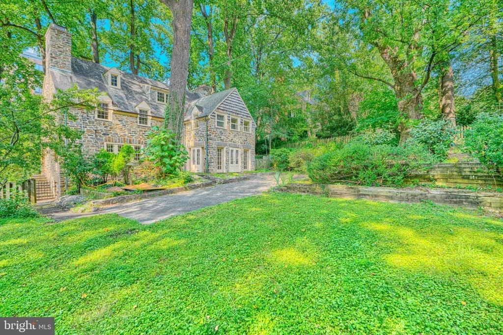Photo of 15 W COLD SPRING LANE