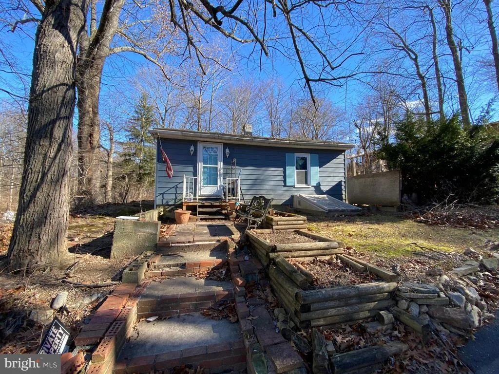 Photo of 811 JOHNSON AVENUE