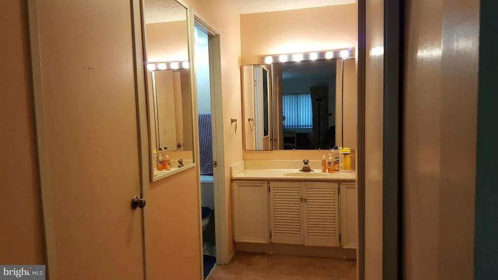 Photo of Unit 511 at 5904 MOUNT EAGLE DRIVE