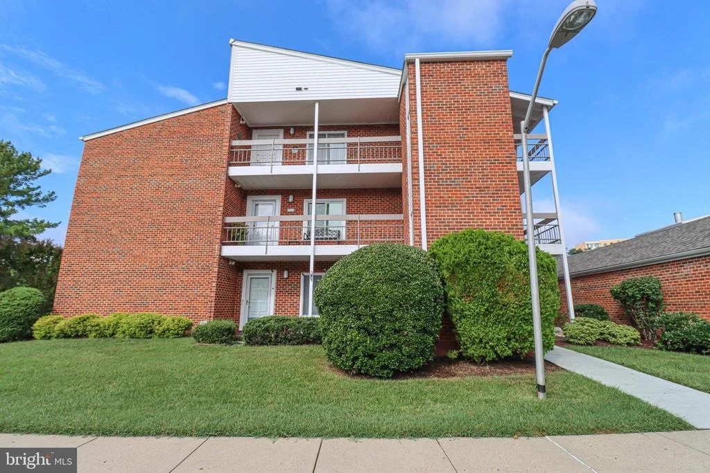 Photo of Unit 153D at 3500 FOREST EDGE DRIVE