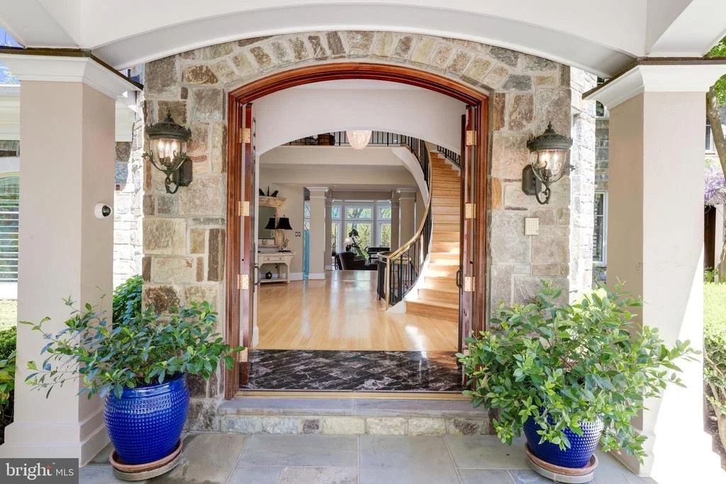 Photo of 658 LIVE OAK DRIVE