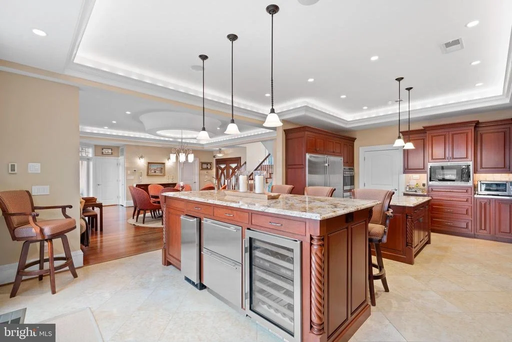 Photo of 206 HARBOR DRIVE