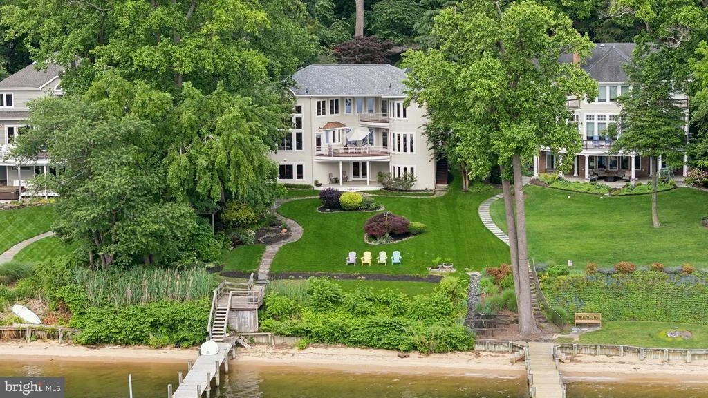 Photo of 922 OLD COUNTY ROAD