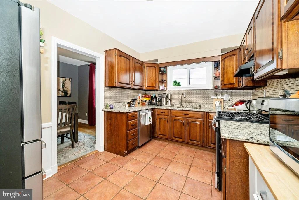 Photo of 5521 WATERLOO ROAD