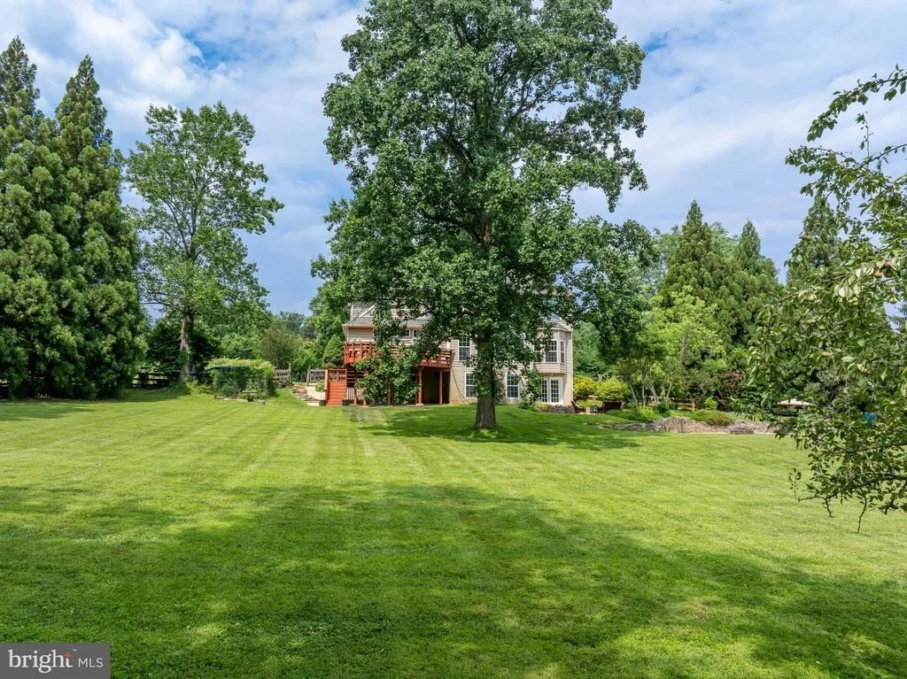 Photo of 13215 FALLS ROAD