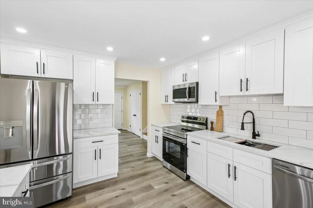 Photo of 1705 CRESTVIEW DRIVE