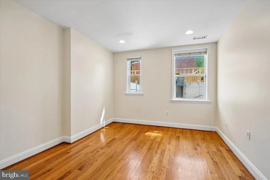 Photo of 1339 C STREET NE