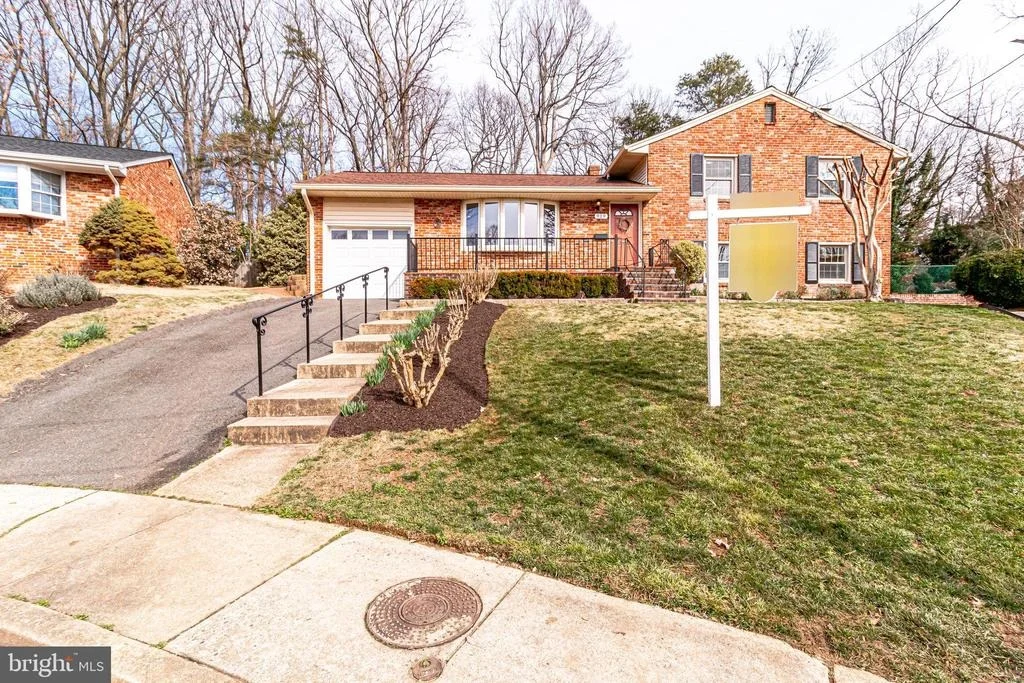 Photo of 919 JUNIPER PLACE