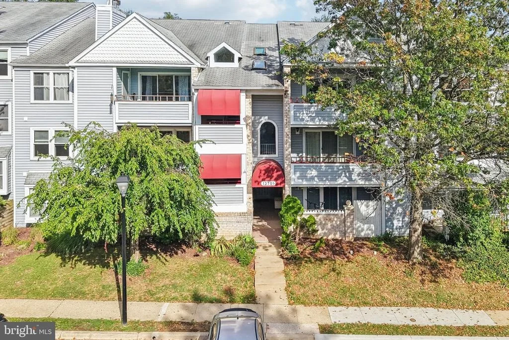 Photo of Unit 9C32 at 13701 MODRAD WAY