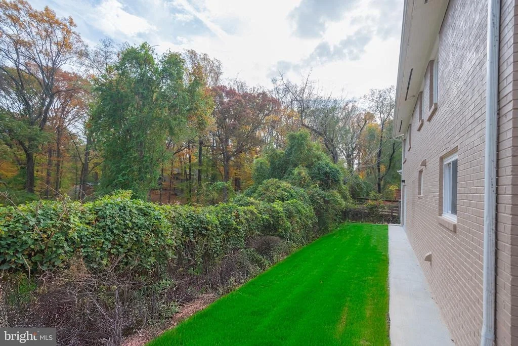 Photo of 823 MALIBU DRIVE
