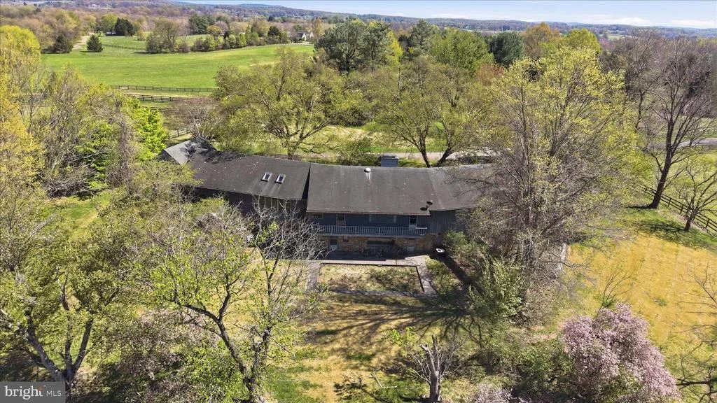 Photo of 2517 FIVE POINTS ROAD