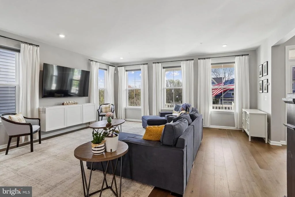 Photo of 1109 SAXTON DRIVE