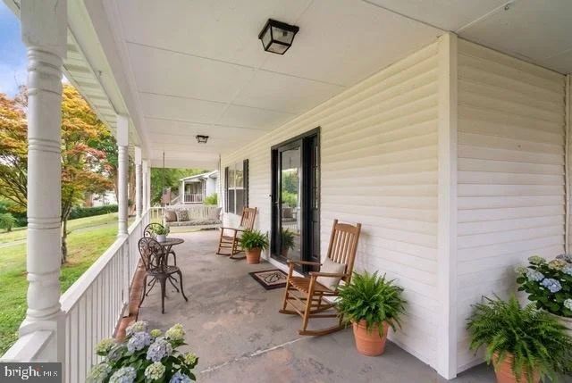 Photo of 2309 MAPLEWOOD DRIVE