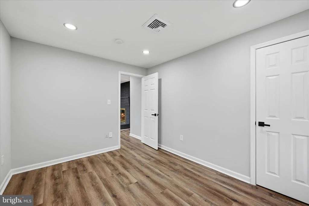 Photo of 2639 LOGMILL ROAD