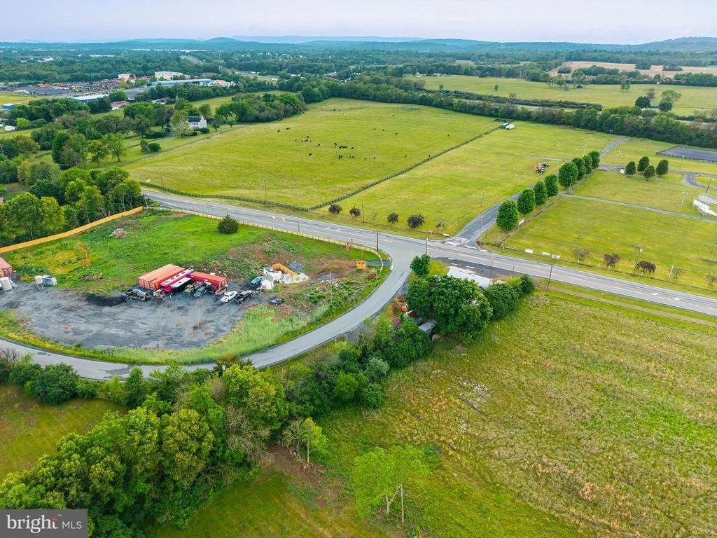 Photo of 2974 MARTINSBURG