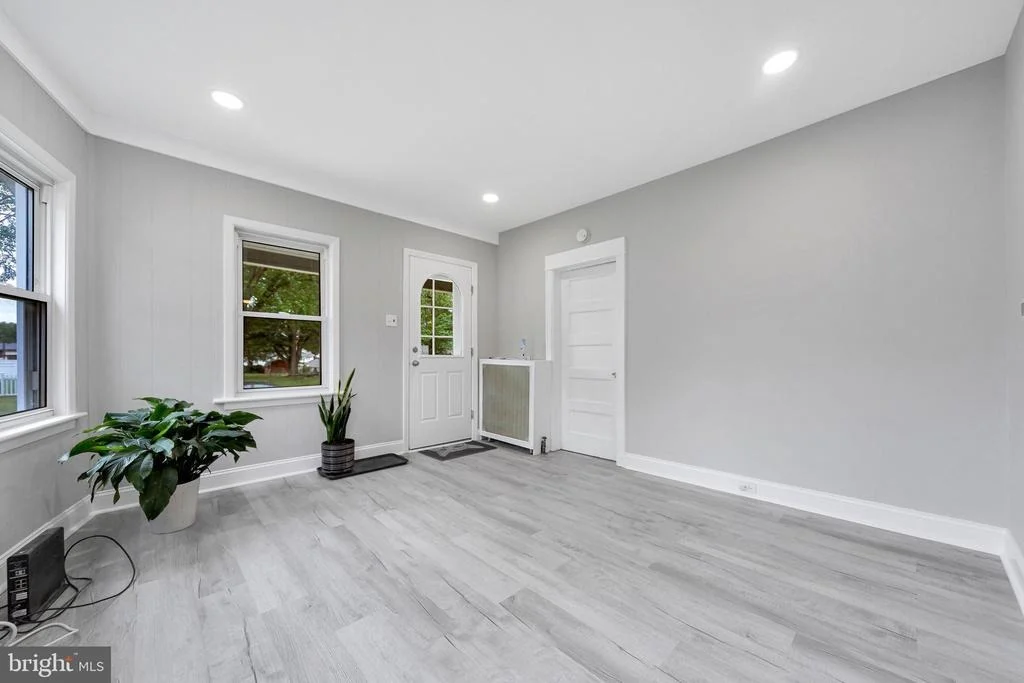 Photo of 27 ELM AVENUE