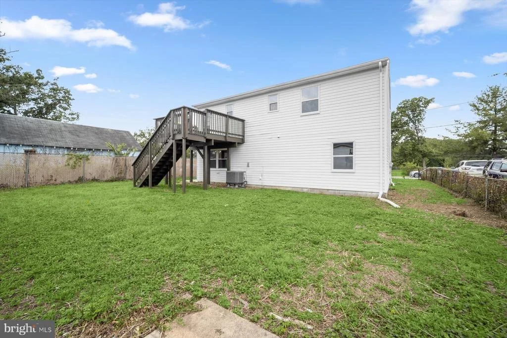 Photo of 1506 OPUS AVENUE