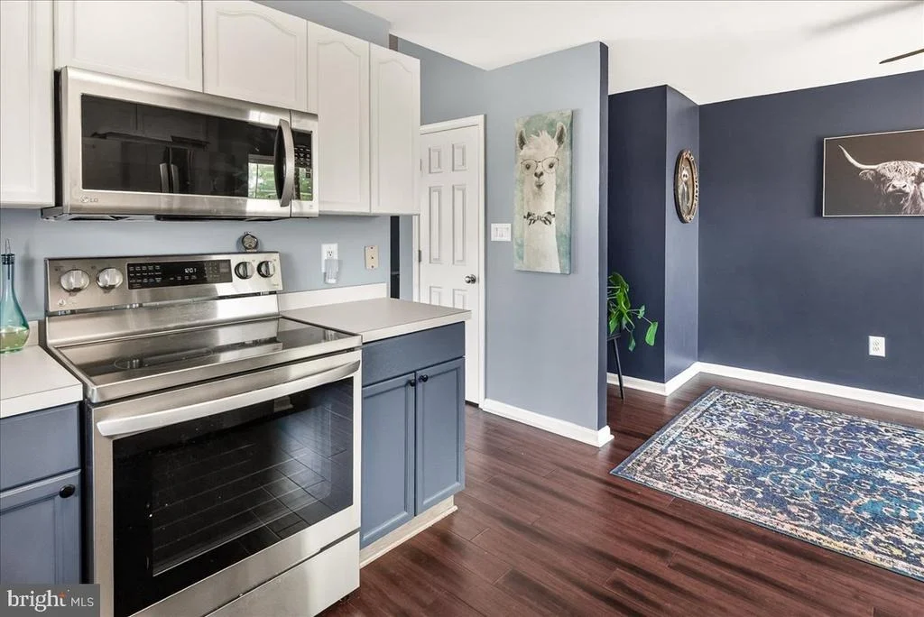 Photo of Unit 33B at 593 CAWLEY DRIVE