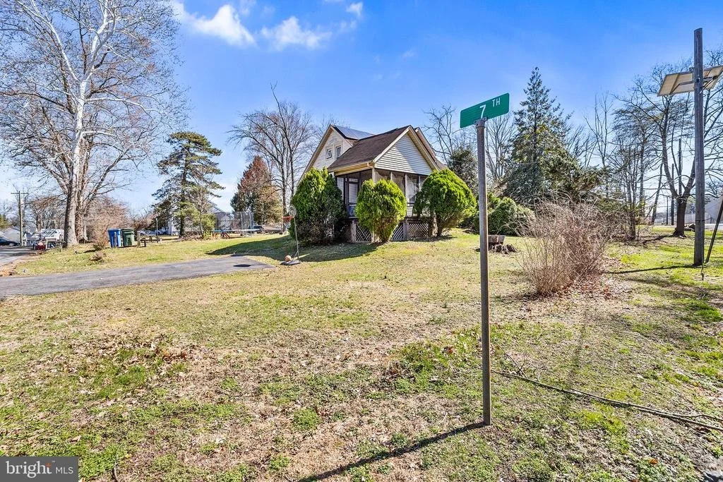 Photo of 607 RAILROAD BOULEVARD