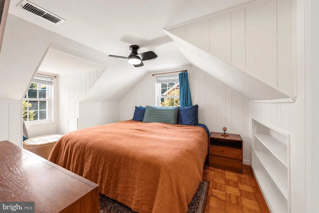 Photo of 403 WILLIAMSBURG DRIVE N