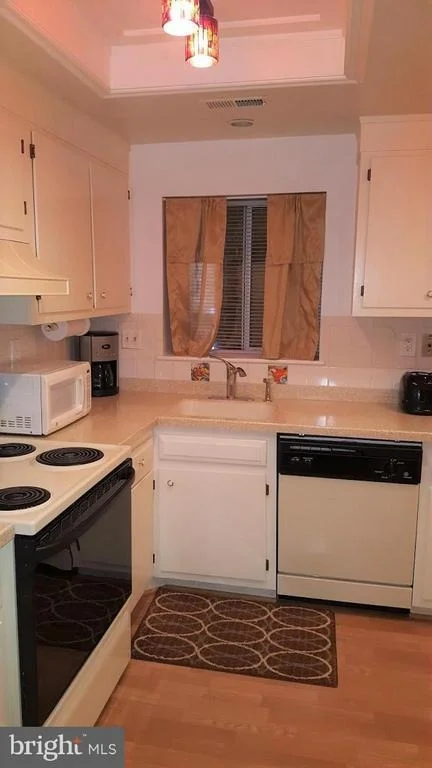 Photo of Unit 152B at 3500 FOREST EDGE DRIVE
