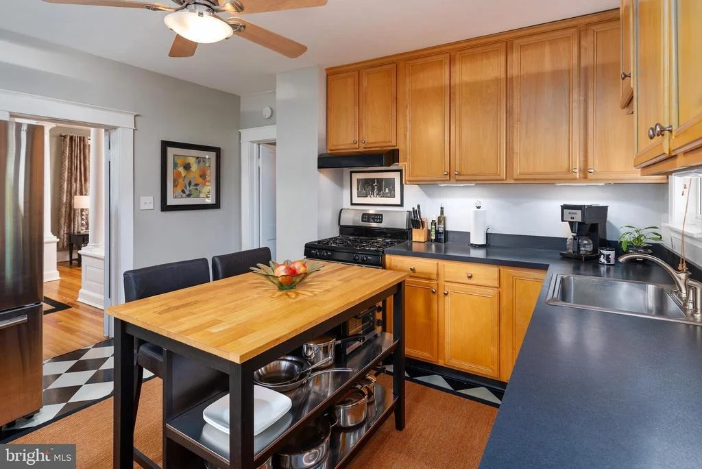 Photo of 808 WARWICK ROAD