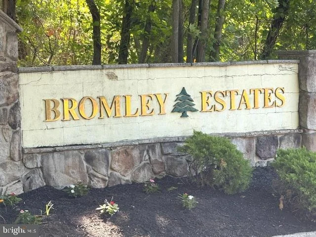 Photo of Unit 204 at 204 BROMLEY ESTATES
