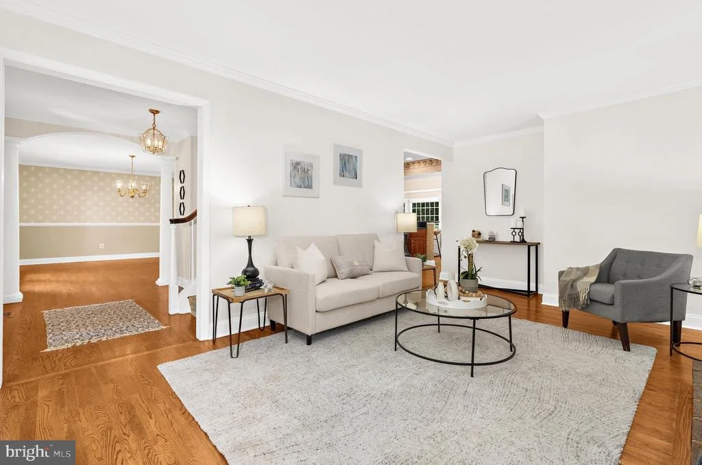 Photo of 668 WHITE SWAN DRIVE
