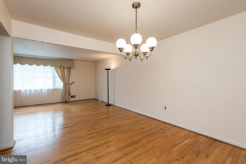 Photo of 129 HEDGEWOOD DRIVE