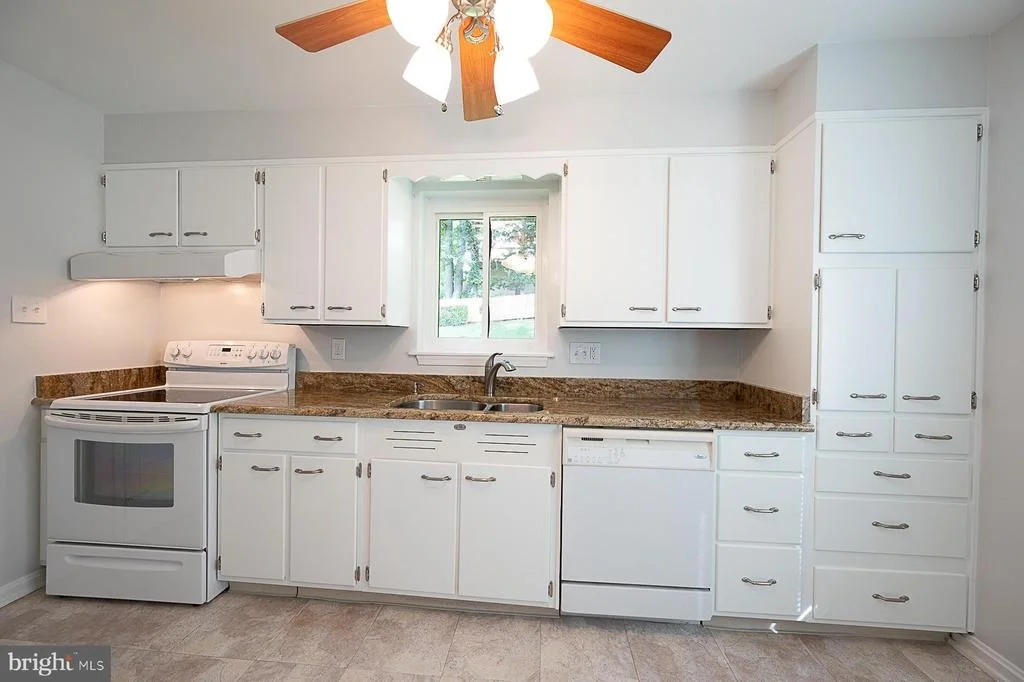 Photo of 2501 VALLEY WAY