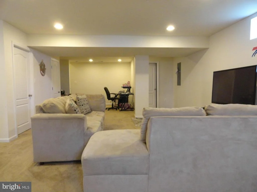 Photo of 7518 BETTYS WAY
