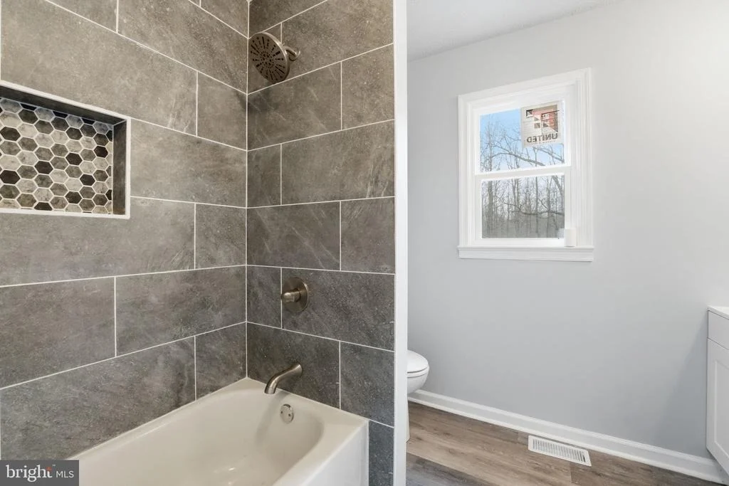 Photo of 984 OAK PARK