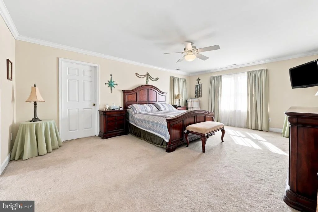 Photo of 646 ALBERTSON ROAD