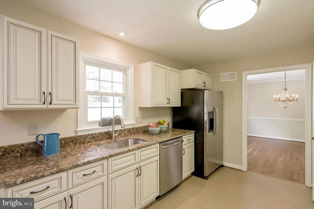 Photo of 2605 VILLAGE LANE