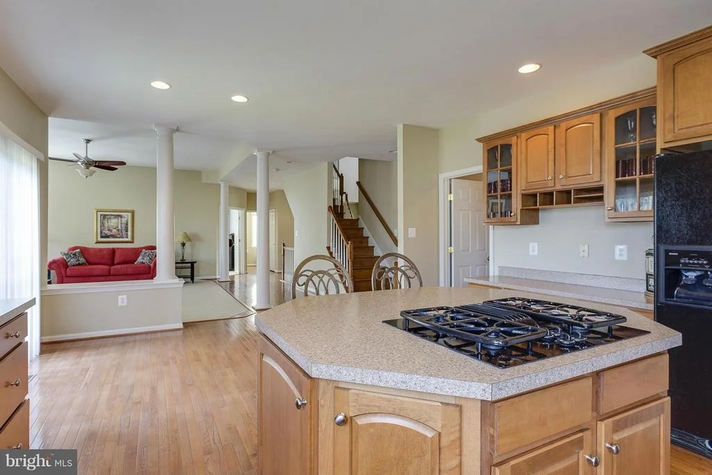 Photo of 619 PINEVIEW COURT