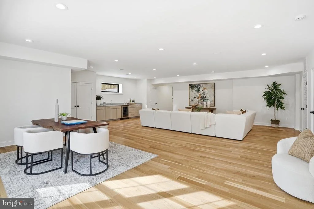 Photo of 6512 WILLIAMSBURG BOULEVARD