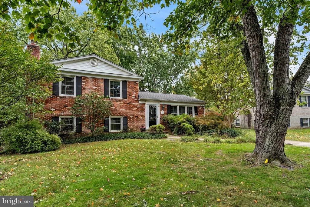 Photo of 13102 FOXHALL DRIVE