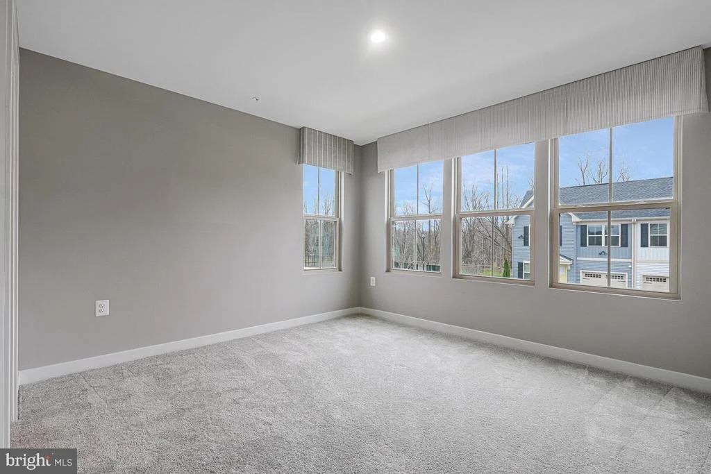 Photo of 14380 LONGHOUSE LOOP