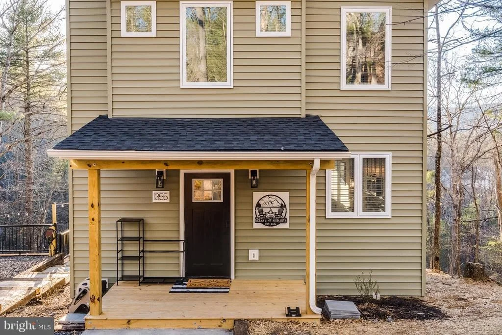 Photo of 1355 GREENVIEW DRIVE