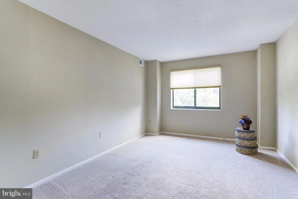 Photo of Unit 3321 at 15115 INTERLACHEN DRIVE