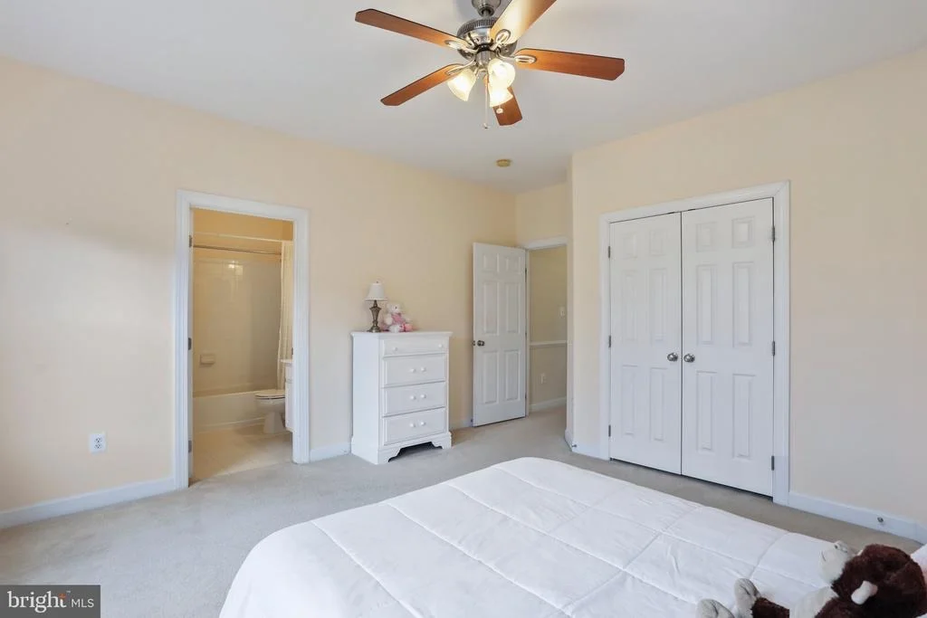 Photo of 10138 ROULETTE DRIVE