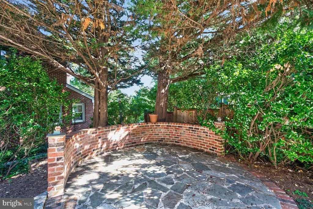 Photo of 8201 LARRY PLACE